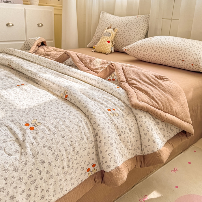 91家纺网 家纺一手货源 找家纺 家喜爱 2026年新款双层皱皱纱新疆棉花夏被夏凉被空调被【可开专票  普票】 樱桃碎碎念