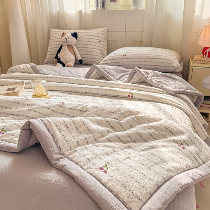 91家纺网 家纺一手货源 找家纺 家喜爱 2026年新款双层皱皱纱新疆棉花夏被夏凉被空调被【可开专票  普票】 春日樱桃园