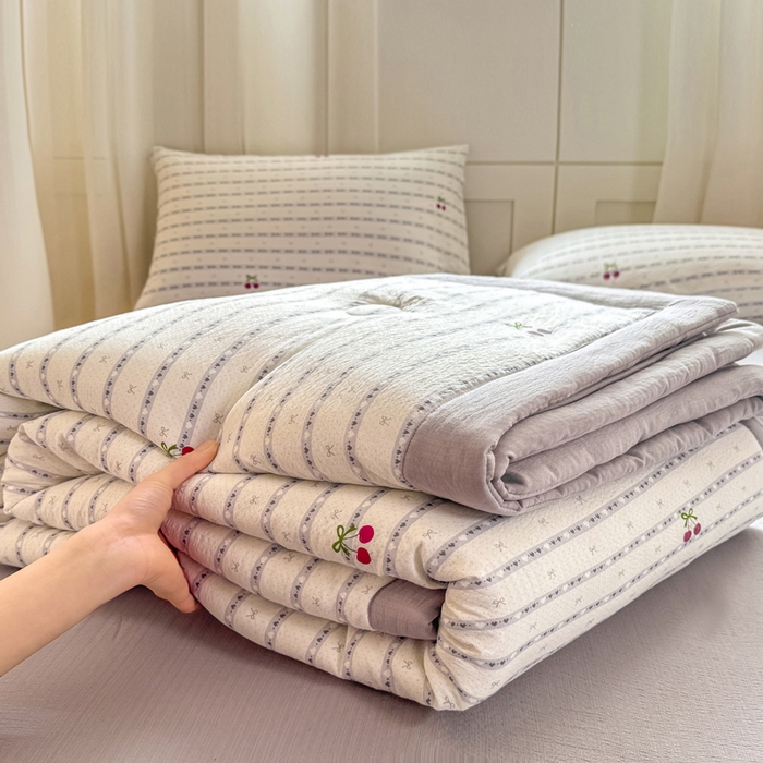 91家纺网 家纺一手货源 找家纺 家喜爱 2026年新款双层皱皱纱新疆棉花夏被夏凉被空调被【可开专票  普票】 春日樱桃园