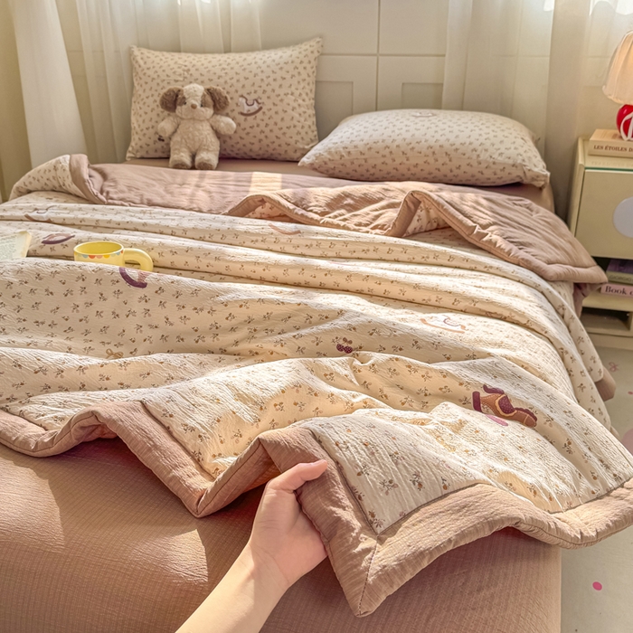 91家纺网 家纺一手货源 找家纺 家喜爱 2026年新款双层皱皱纱新疆棉花夏被夏凉被空调被【可开专票  普票】 童年摇梦