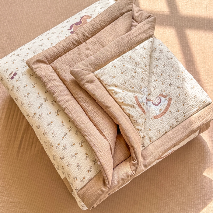 91家纺网 家纺一手货源 找家纺 家喜爱 2026年新款双层皱皱纱新疆棉花夏被夏凉被空调被【可开专票  普票】 童年摇梦