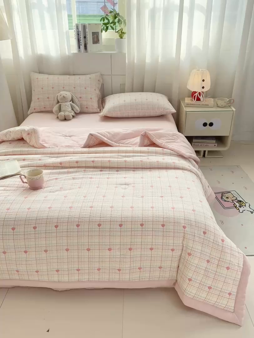 91家纺网 家纺一手货源 找家纺 家喜爱 2026年新款双层皱皱纱新疆棉花夏被夏凉被空调被【可开专票  普票】 格格心