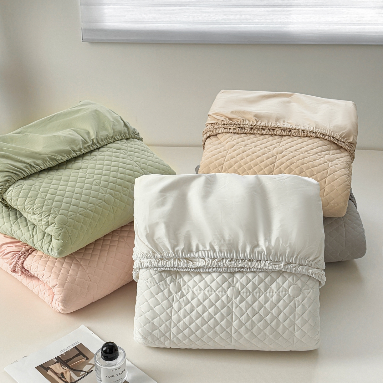 91家纺网 家纺一手货源 找家纺 居眠 2026新款全棉夹棉棋盘格床笠 叠拍