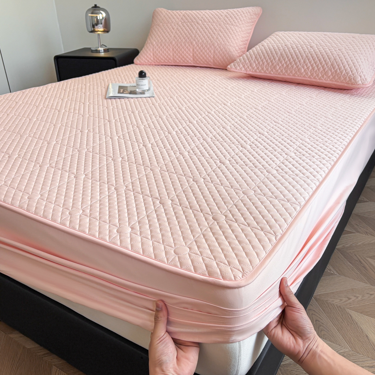 91家纺网 家纺一手货源 找家纺 居眠 2026新款全棉夹棉棋盘格床笠 棋盘格-柔粉