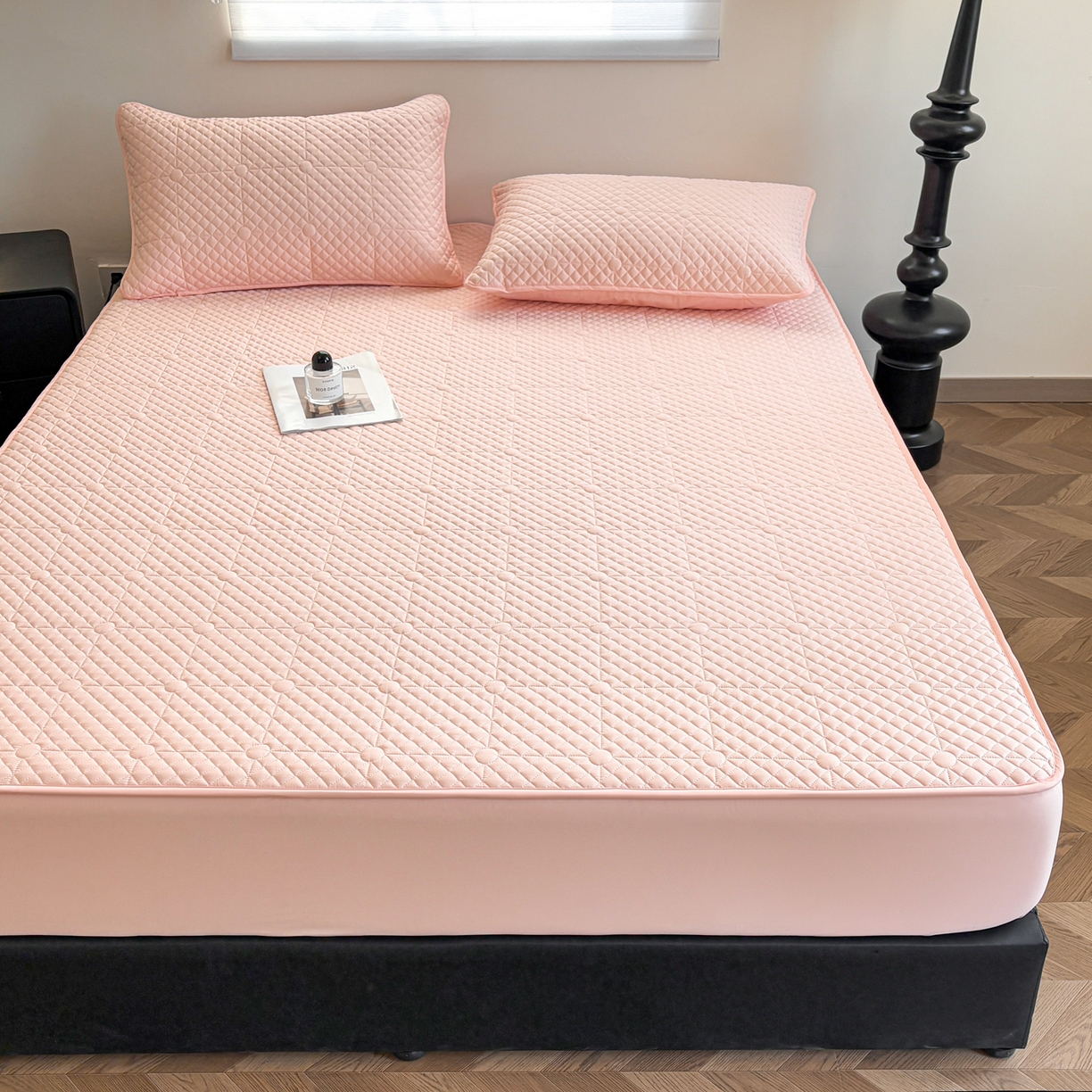 91家纺网 家纺一手货源 找家纺 居眠 2026新款全棉夹棉棋盘格床笠 棋盘格-柔粉