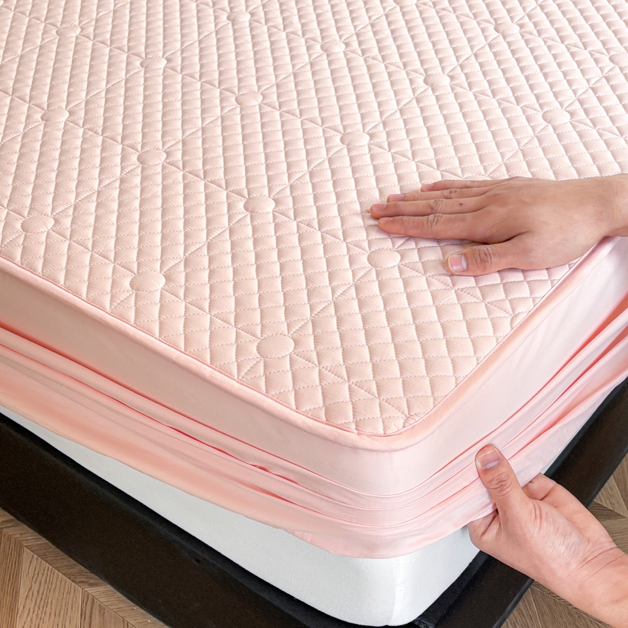 91家纺网 家纺一手货源 找家纺 居眠 2026新款全棉夹棉棋盘格床笠 棋盘格-柔粉