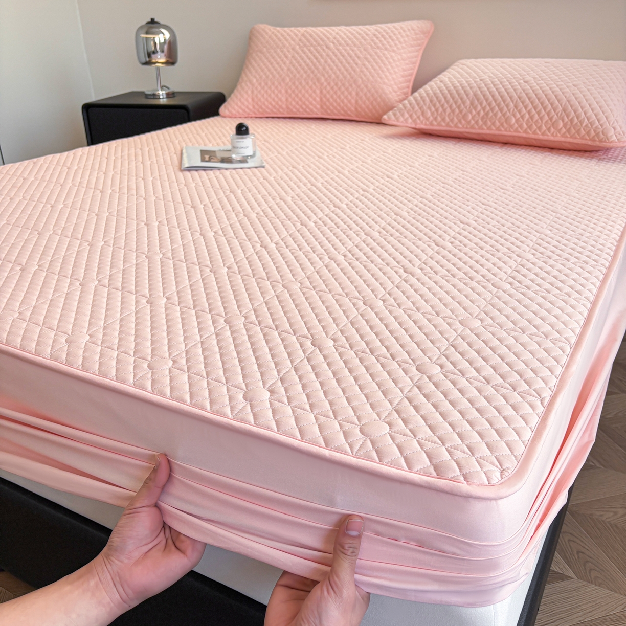 91家纺网 家纺一手货源 找家纺 居眠 2026新款全棉夹棉棋盘格床笠 棋盘格-柔粉