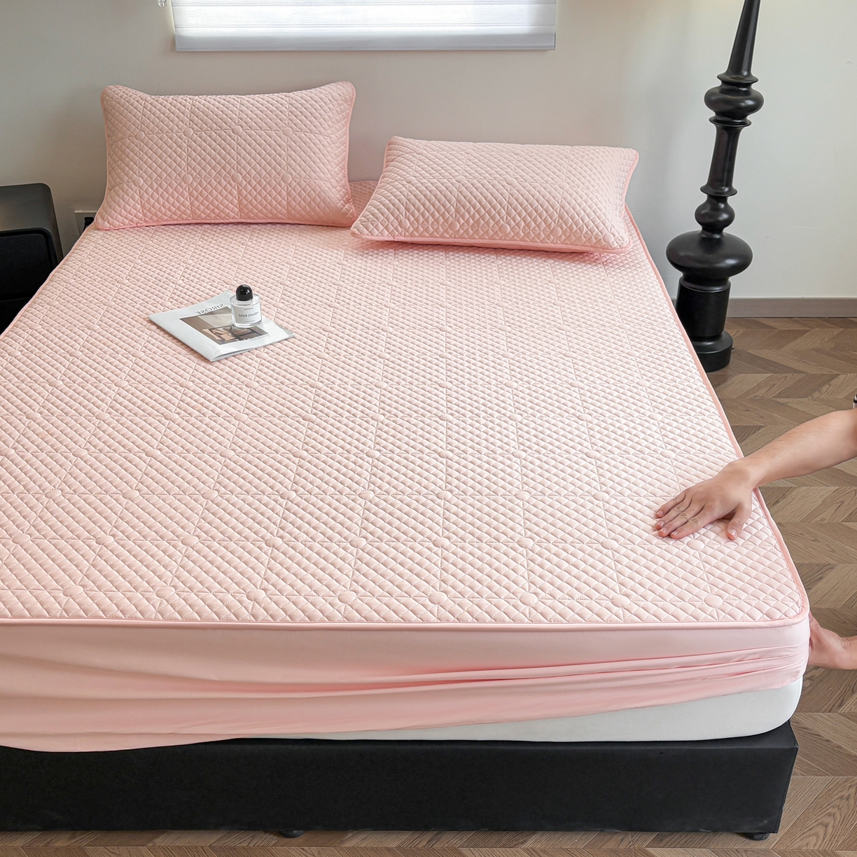 91家纺网 家纺一手货源 找家纺 居眠 2026新款全棉夹棉棋盘格床笠 棋盘格-柔粉