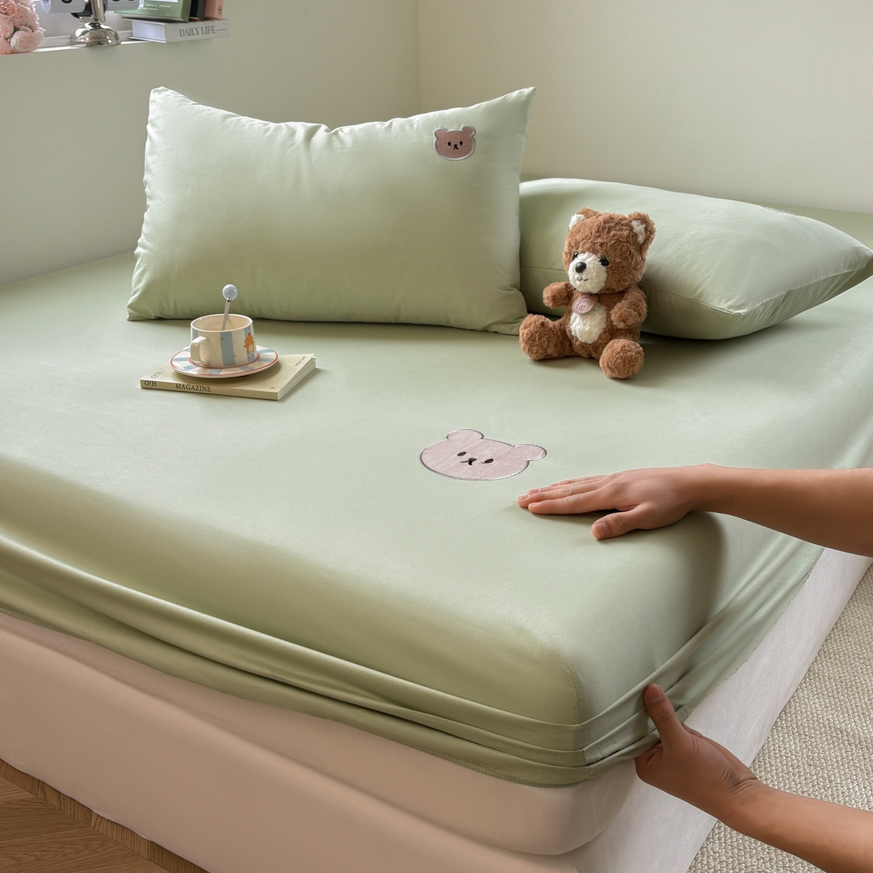 91家纺网 家纺一手货源 找家纺 居眠 2026新款全棉单层米乐熊床笠 米乐熊-绿色