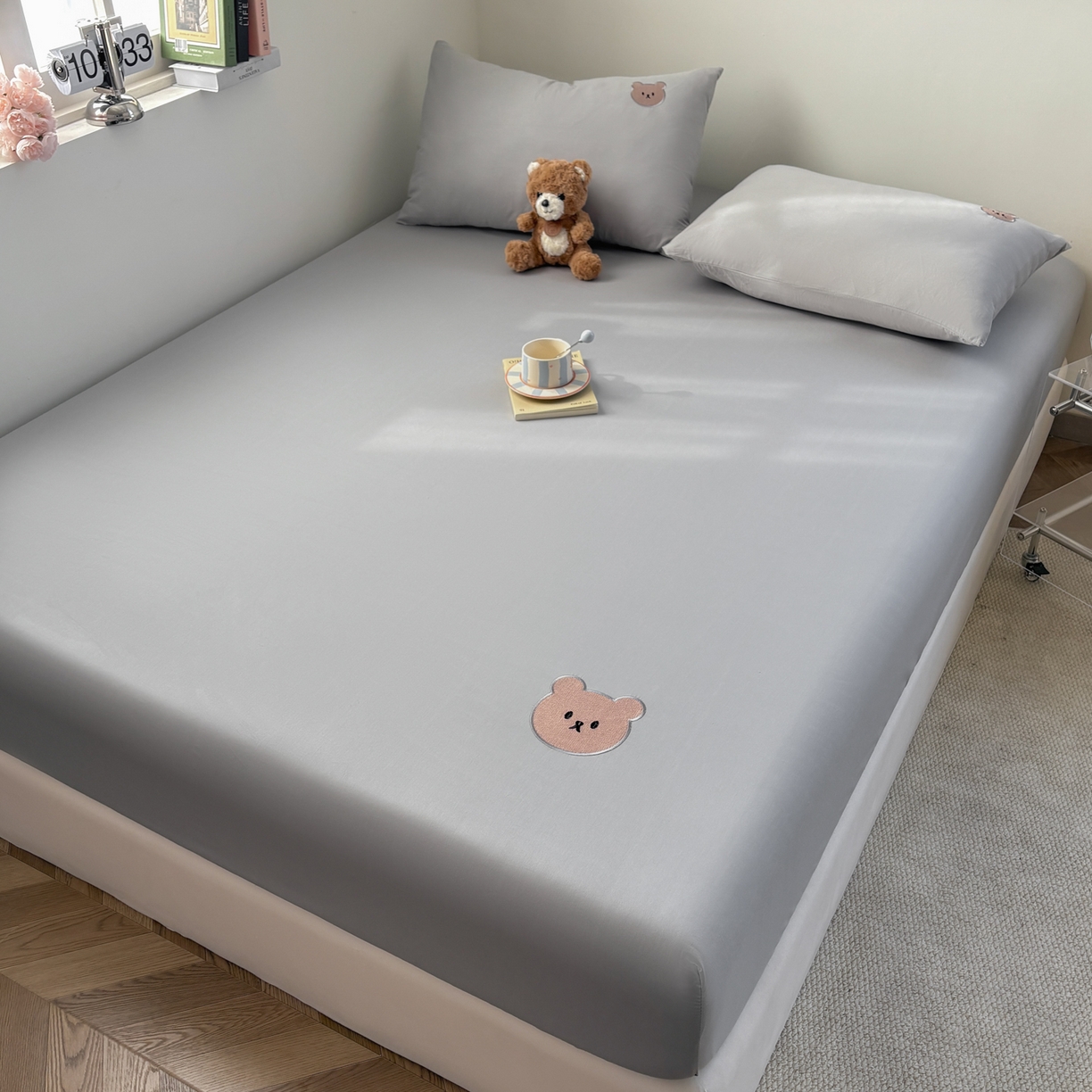 91家纺网 家纺一手货源 找家纺 居眠 2026新款全棉单层米乐熊床笠 米乐熊-白云石