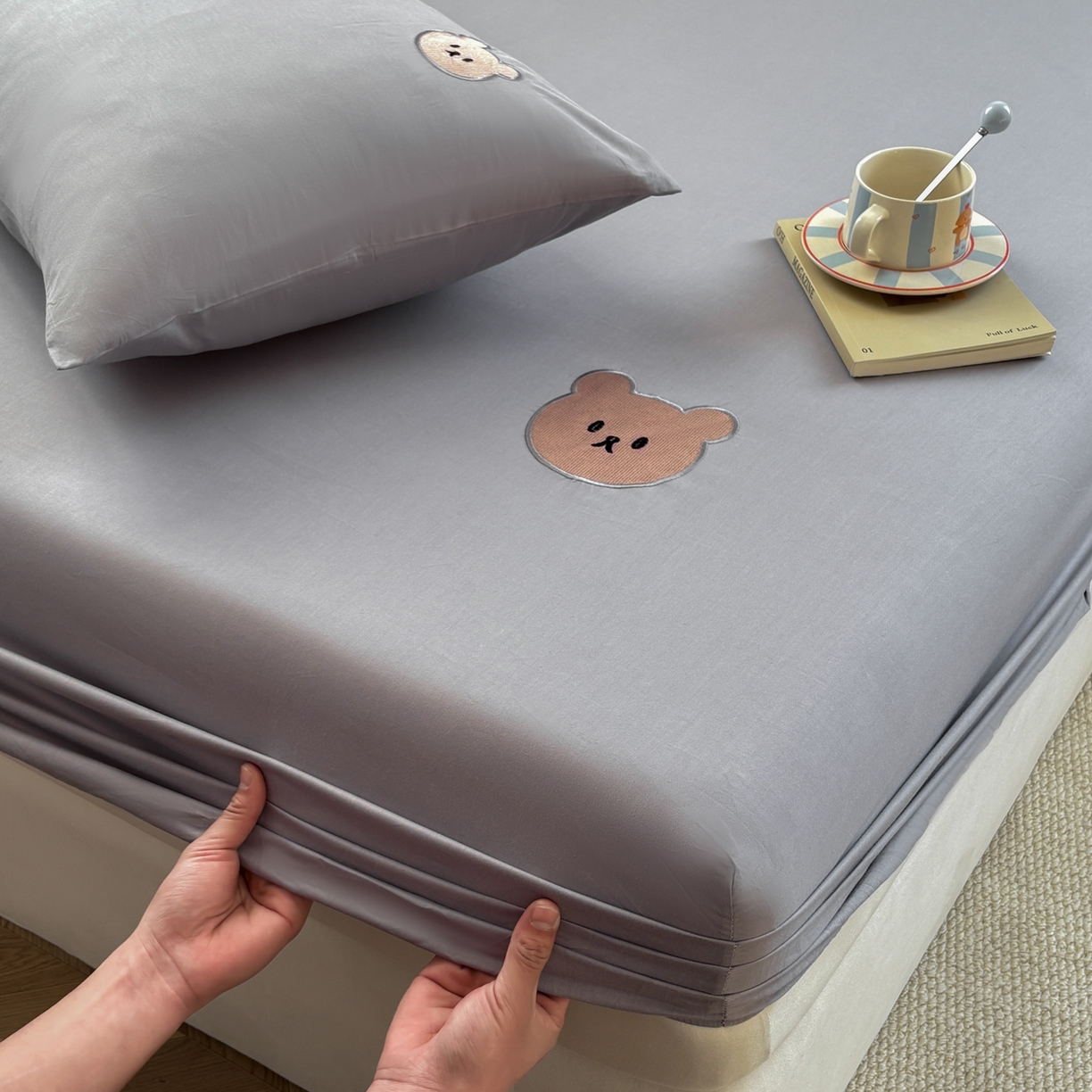 91家纺网 家纺一手货源 找家纺 居眠 2026新款全棉单层米乐熊床笠 米乐熊-灰色