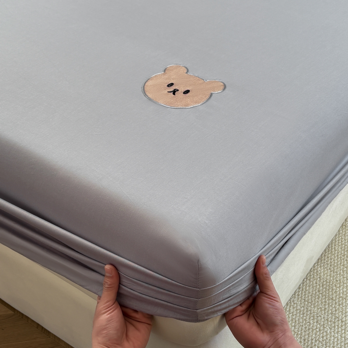 91家纺网 家纺一手货源 找家纺 居眠 2026新款全棉单层米乐熊床笠 米乐熊-灰色