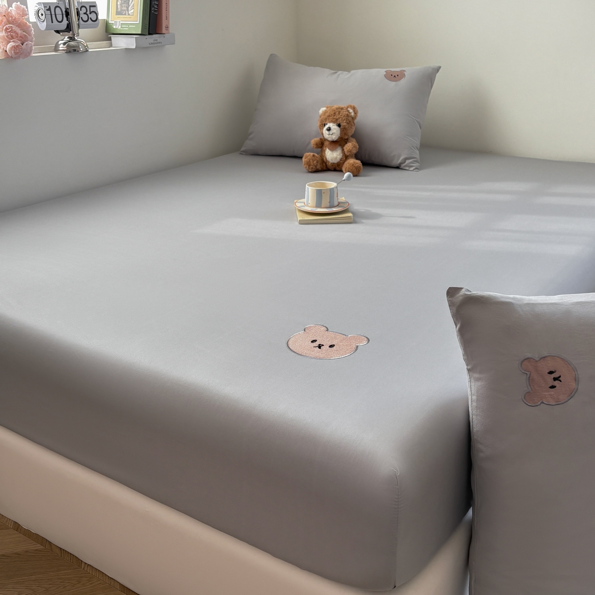 91家纺网 家纺一手货源 找家纺 居眠 2026新款全棉单层米乐熊床笠 米乐熊-白云石