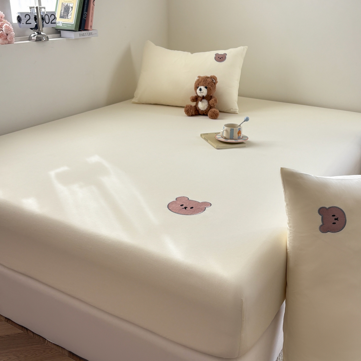 91家纺网 家纺一手货源 找家纺 居眠 2026新款全棉单层米乐熊床笠 米乐熊-米白