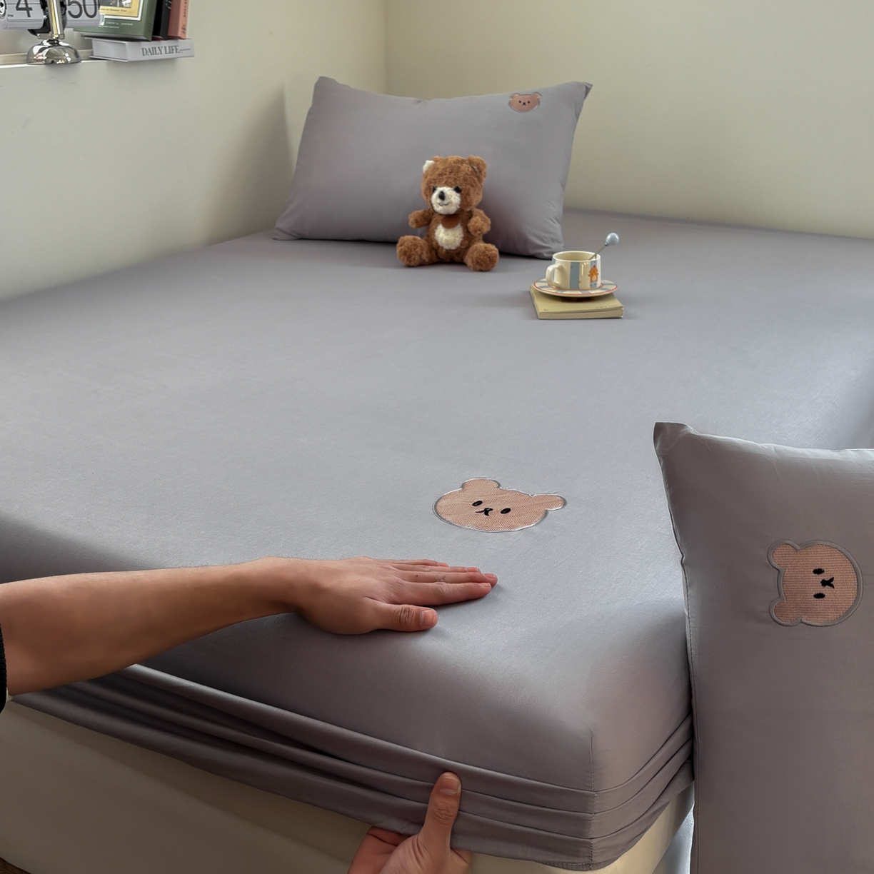 91家纺网 家纺一手货源 找家纺 居眠 2026新款全棉单层米乐熊床笠 米乐熊-灰色