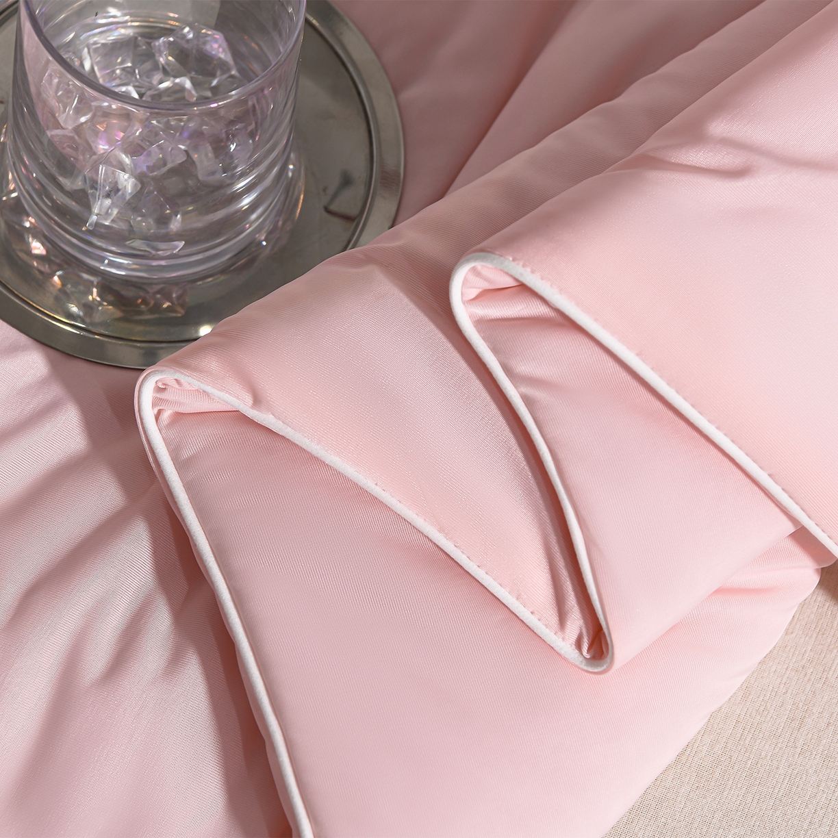 91家纺网 家纺一手货源 找家纺 斯尔顿 2026新款纯色凉感冰丝夏被夏凉被夏季深睡眠可水洗四周踩棉 不跑棉 菊雾粉