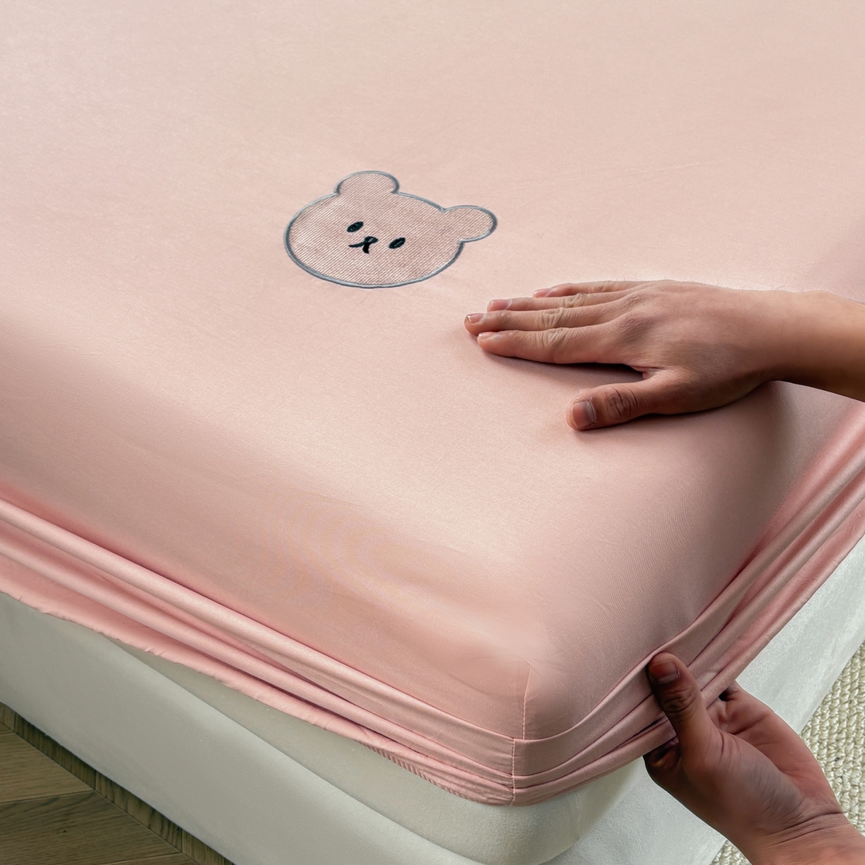 91家纺网 家纺一手货源 找家纺 居眠 2026新款全棉单层米乐熊床笠 米乐熊-粉色