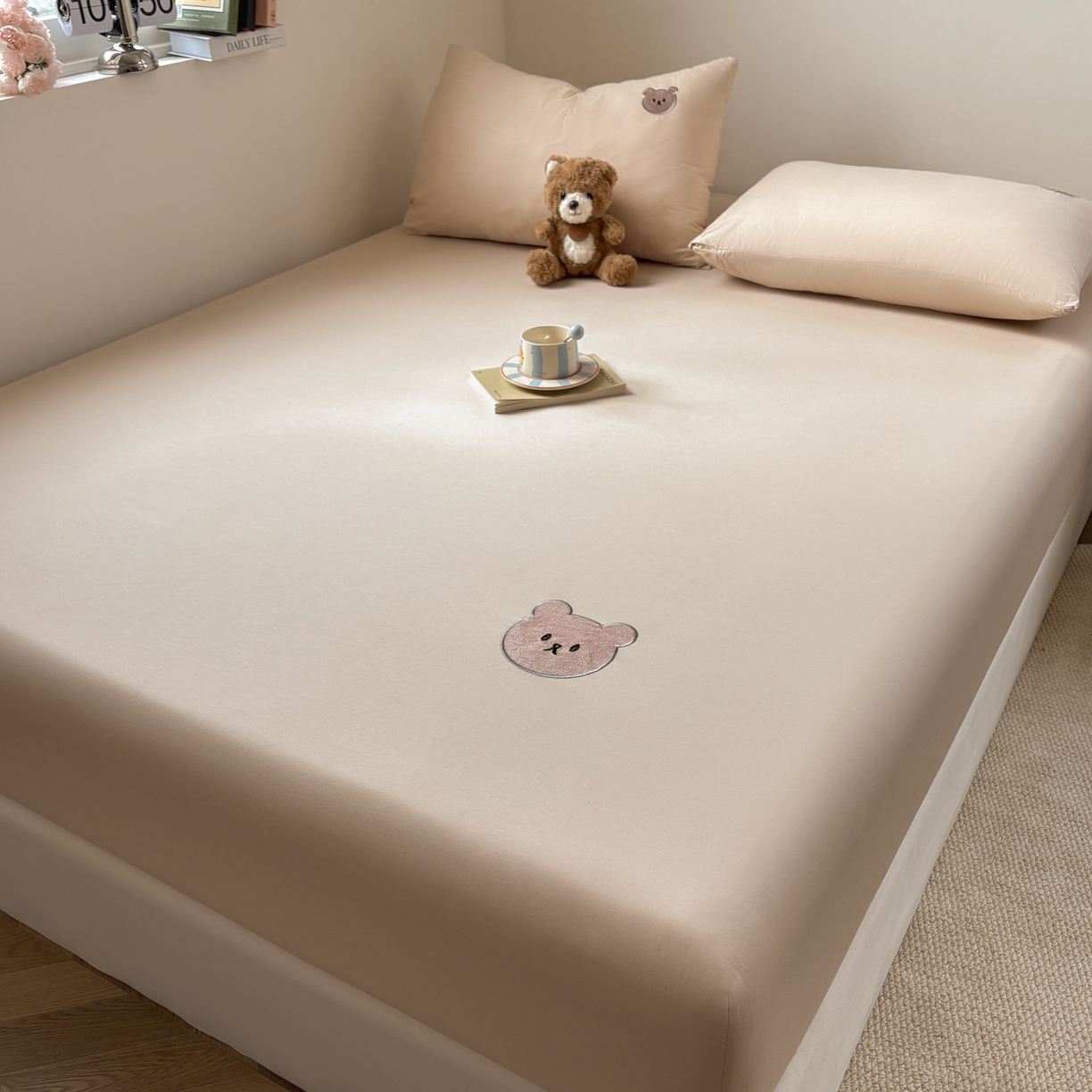 91家纺网 家纺一手货源 找家纺 居眠 2026新款全棉单层米乐熊床笠 米乐熊-卡其