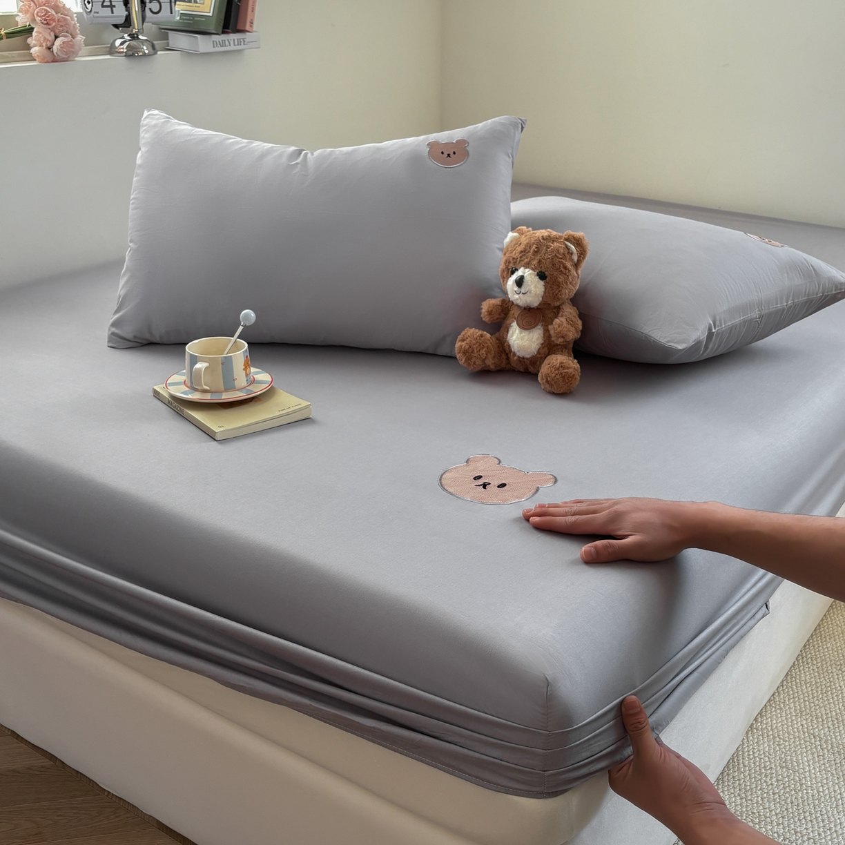 91家纺网 家纺一手货源 找家纺 居眠 2026新款全棉单层米乐熊床笠 米乐熊-灰色