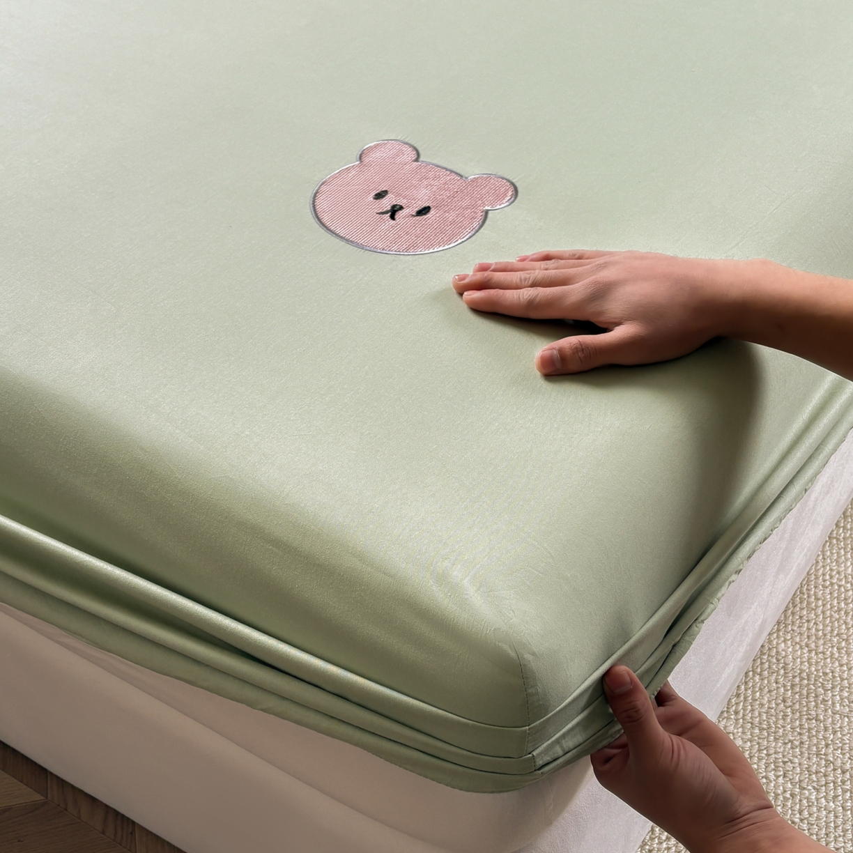 91家纺网 家纺一手货源 找家纺 居眠 2026新款全棉单层米乐熊床笠 米乐熊-绿色