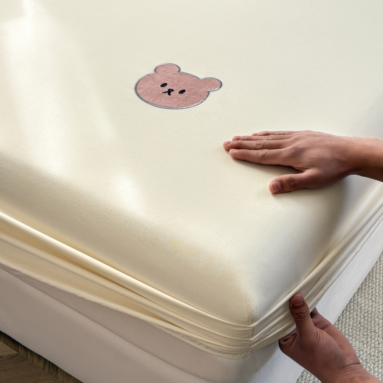 91家纺网 家纺一手货源 找家纺 居眠 2026新款全棉单层米乐熊床笠 米乐熊-米白