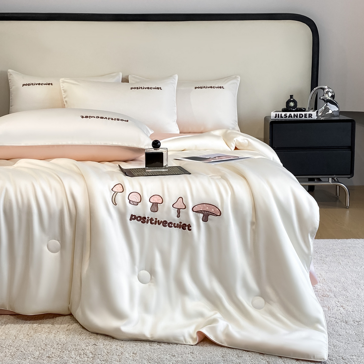 91家纺网 家纺一手货源 找家纺 云棉坊 2026新款水洗真丝滚边刺绣款-蘑菇系列 蘑菇-奶昔白+奶油粉