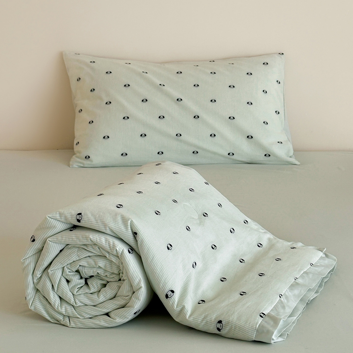 91家纺网 家纺一手货源 找家纺 一加一 2026新款A类全棉水洗立体提花大豆夏被四件套-织光萌宠 棉织小狗-绿