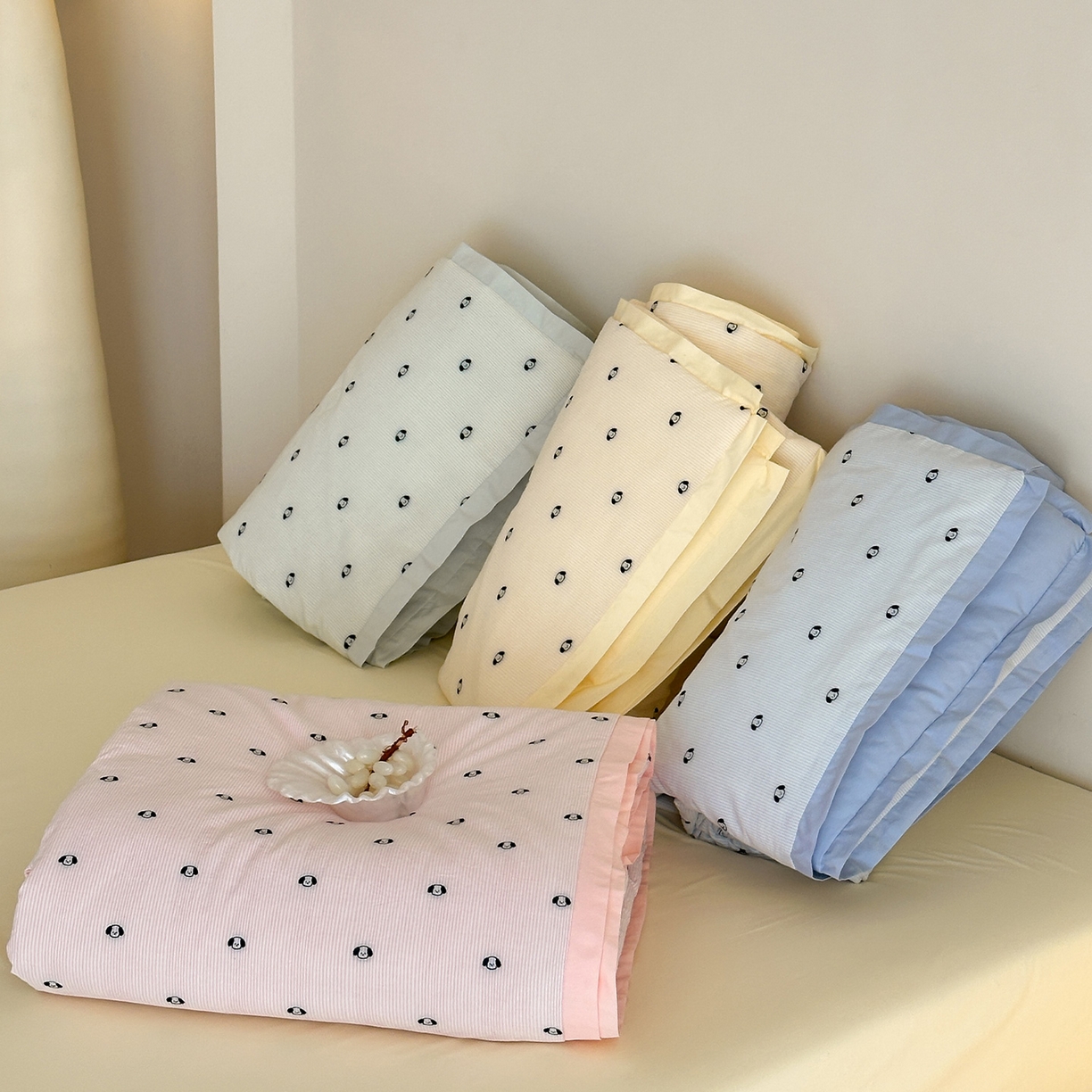 91家纺网 家纺一手货源 找家纺 一加一 2026新款A类全棉水洗立体提花大豆夏被四件套-织光萌宠 组合