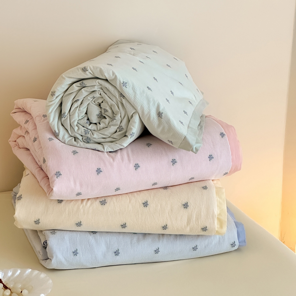 91家纺网 家纺一手货源 找家纺 一加一 2026新款A类全棉水洗立体提花大豆夏被四件套-织光萌宠 组合