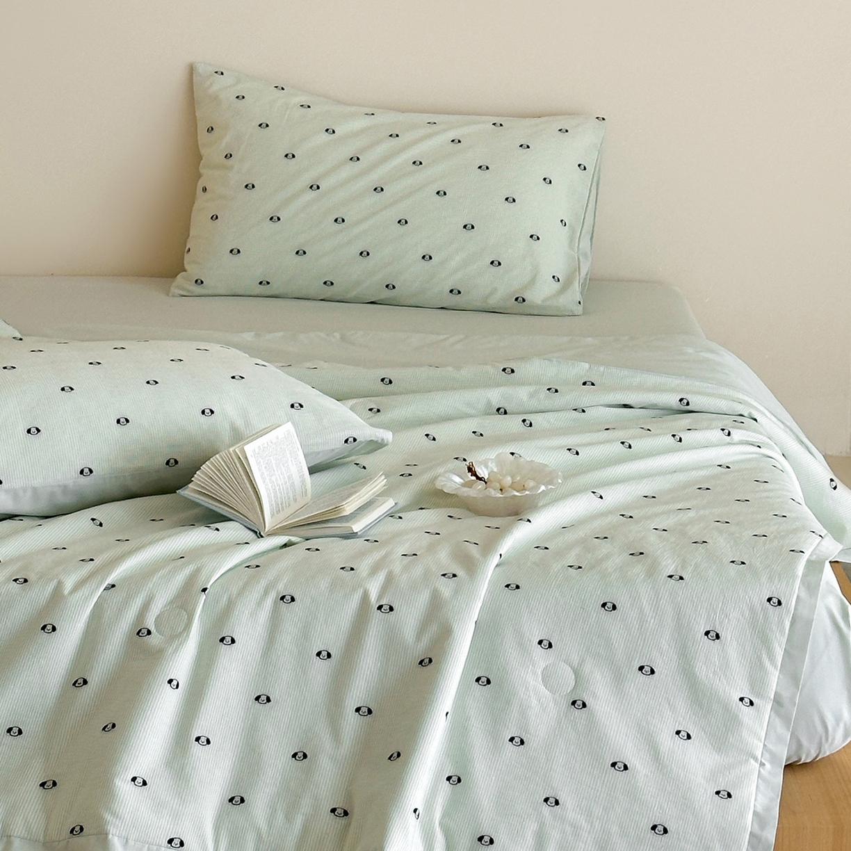 91家纺网 家纺一手货源 找家纺 一加一 2026新款A类全棉水洗立体提花大豆夏被四件套-织光萌宠 棉织小狗-绿