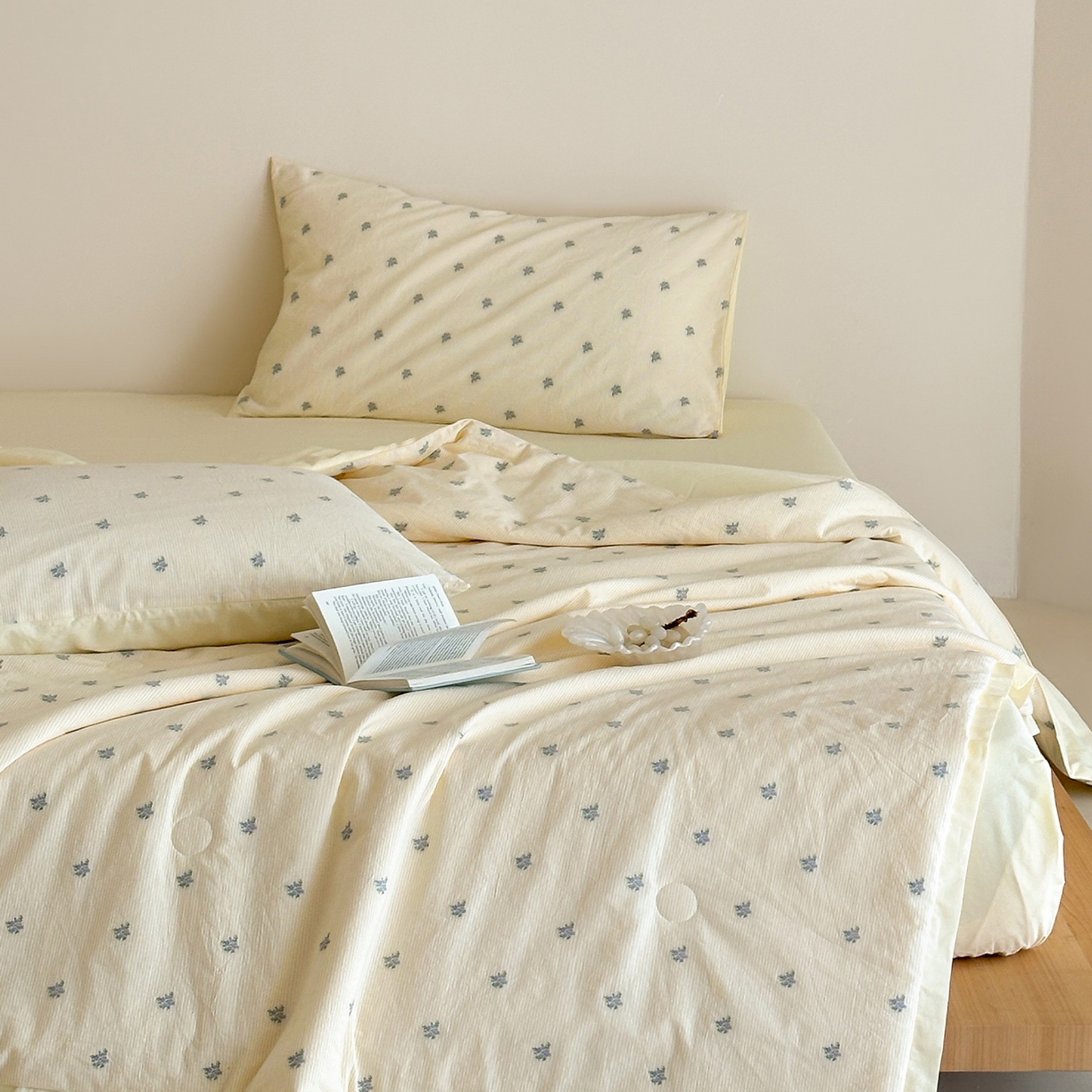 91家纺网 家纺一手货源 找家纺 一加一 2026新款A类全棉水洗立体提花大豆夏被四件套-织光萌宠 棉织花-米