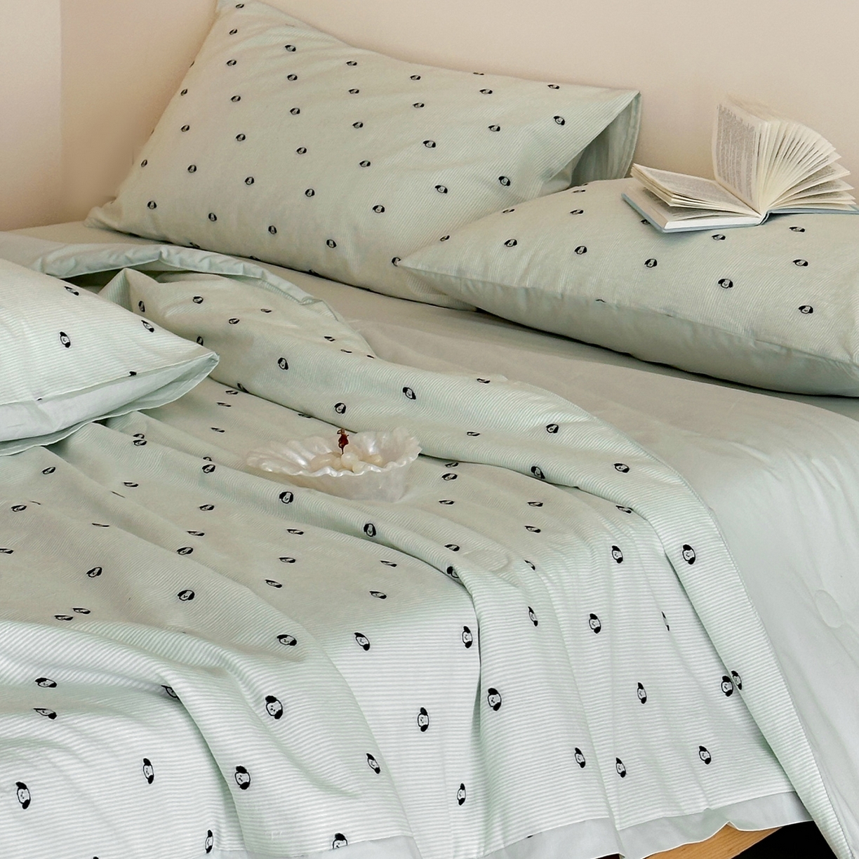 91家纺网 家纺一手货源 找家纺 一加一 2026新款A类全棉水洗立体提花大豆夏被四件套-织光萌宠 棉织小狗-绿