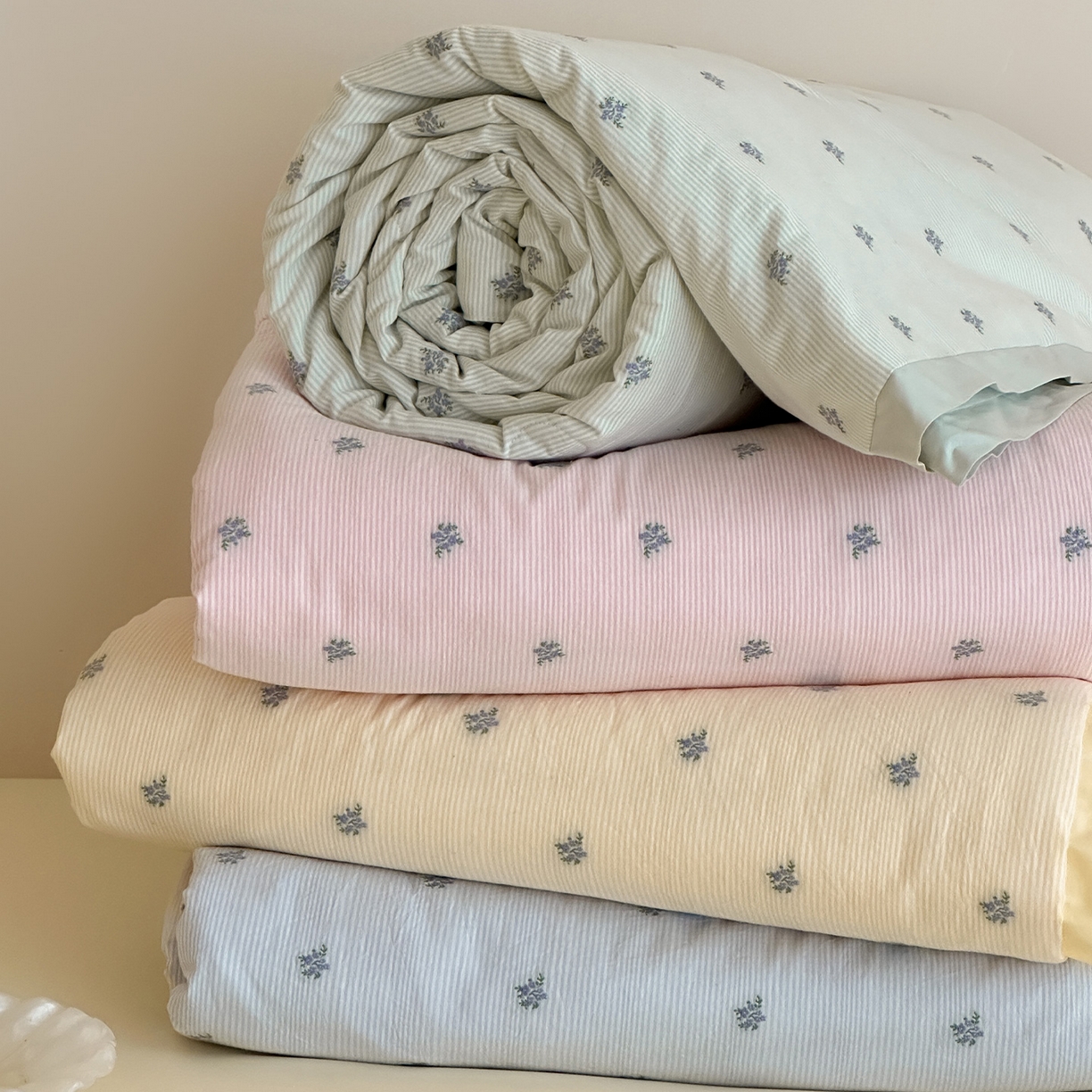 91家纺网 家纺一手货源 找家纺 一加一 2026新款A类全棉水洗立体提花大豆夏被四件套-织光萌宠 组合