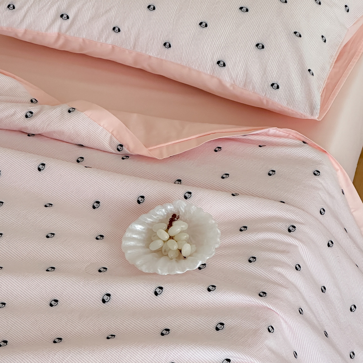 91家纺网 家纺一手货源 找家纺 一加一 2026新款A类全棉水洗立体提花大豆夏被四件套-织光萌宠 棉织小狗-粉