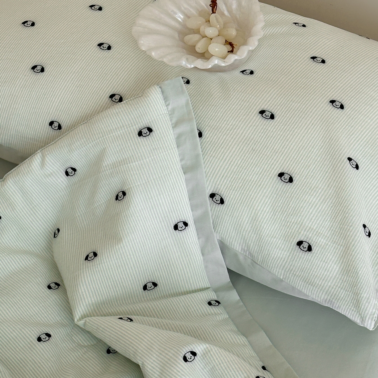 91家纺网 家纺一手货源 找家纺 一加一 2026新款A类全棉水洗立体提花大豆夏被四件套-织光萌宠 棉织小狗-绿