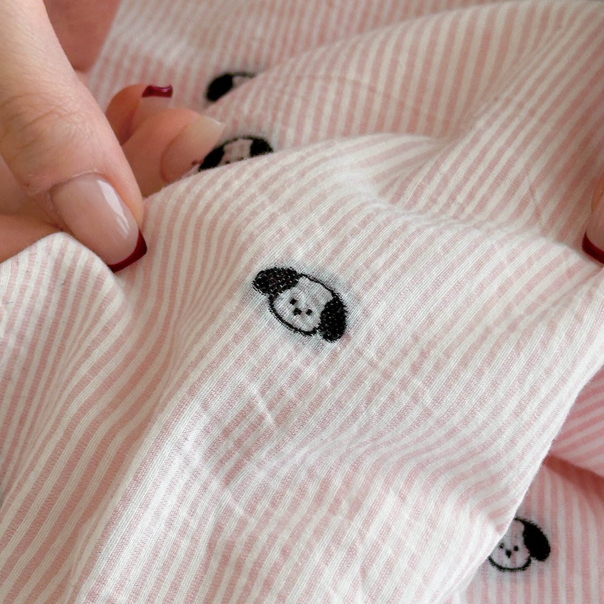 91家纺网 家纺一手货源 找家纺 一加一 2026新款A类全棉水洗立体提花大豆夏被四件套-织光萌宠 棉织小狗-粉