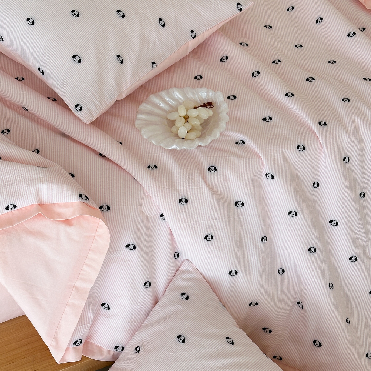 91家纺网 家纺一手货源 找家纺 一加一 2026新款A类全棉水洗立体提花大豆夏被四件套-织光萌宠 棉织小狗-粉