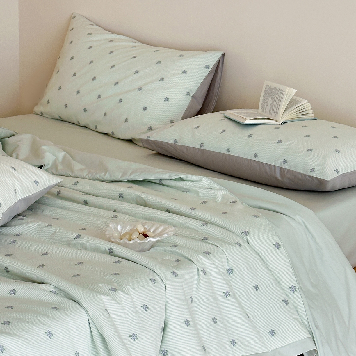 91家纺网 家纺一手货源 找家纺 一加一 2026新款A类全棉水洗立体提花大豆夏被四件套-织光萌宠 棉织花-绿