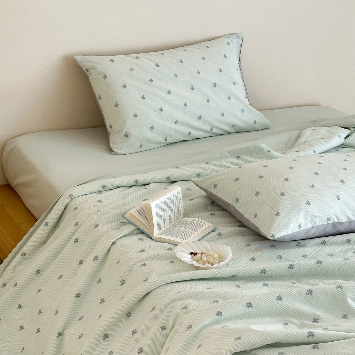 91家纺网 家纺一手货源 找家纺 一加一 2026新款A类全棉水洗立体提花大豆夏被四件套-织光萌宠 棉织花-绿
