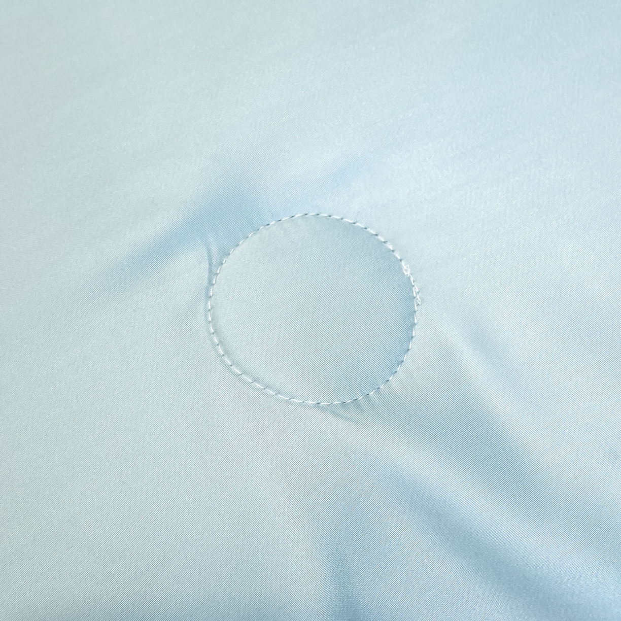 91家纺网 家纺一手货源 找家纺 云棉坊 2026新款水洗真丝滚边刺绣款-蘑菇系列 蘑菇-海盐兰+椰子灰