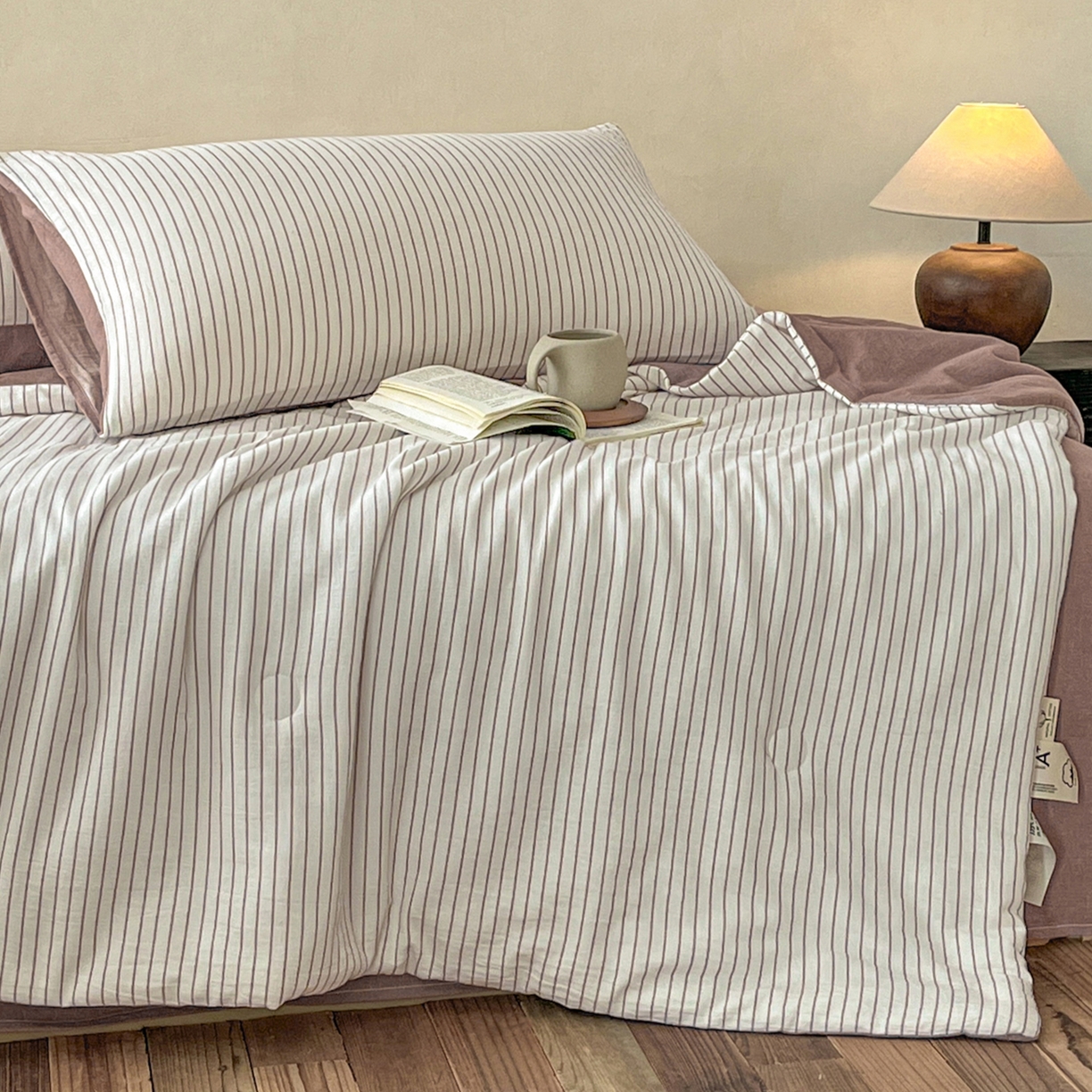 91家纺网 家纺一手货源 找家纺 一加一 2026新款全棉无印超柔水洗色织凉感夏被四件套-日式云柔 秋分白