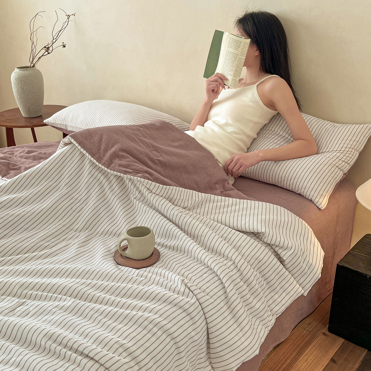 91家纺网 家纺一手货源 找家纺 一加一 2026新款全棉无印超柔水洗色织凉感夏被四件套-日式云柔 秋分白