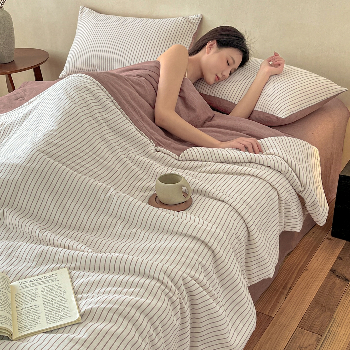 91家纺网 家纺一手货源 找家纺 一加一 2026新款全棉无印超柔水洗色织凉感夏被四件套-日式云柔 秋分白