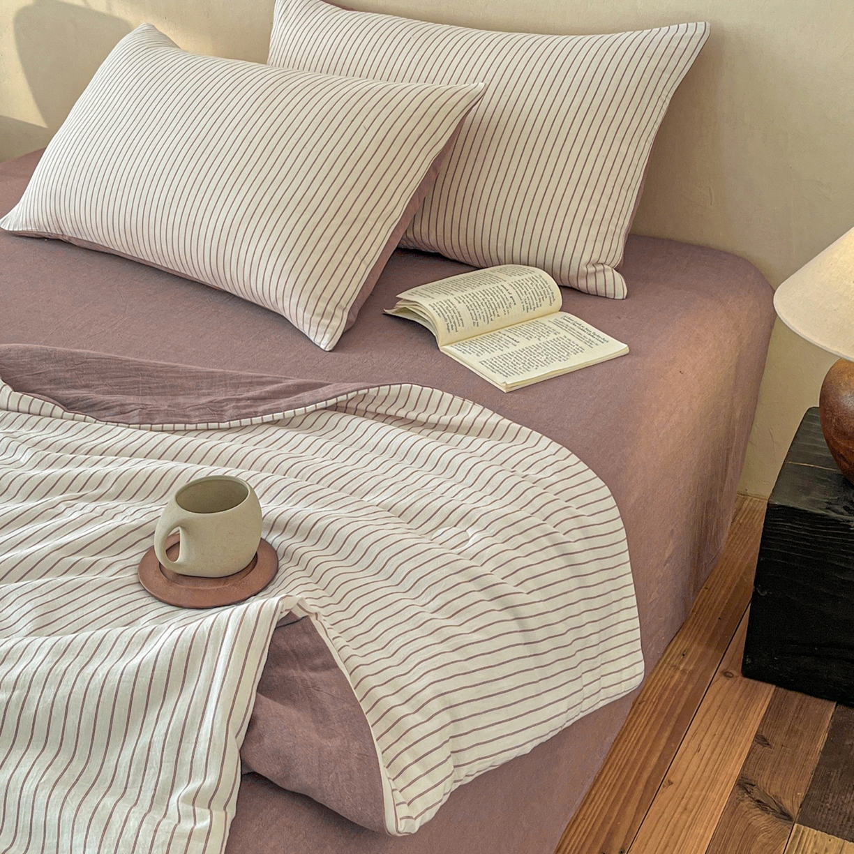 91家纺网 家纺一手货源 找家纺 一加一 2026新款全棉无印超柔水洗色织凉感夏被四件套-日式云柔 秋分白