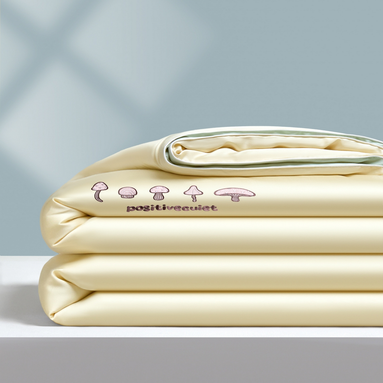 91家纺网 家纺一手货源 找家纺 云棉坊 2026新款水洗真丝滚边刺绣款-蘑菇系列 蘑菇-奶黄+水果清香