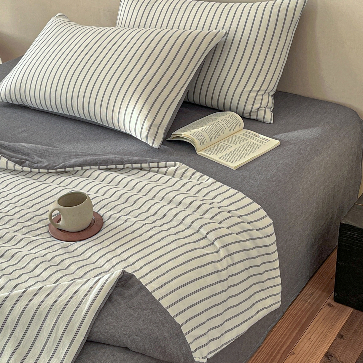 91家纺网 家纺一手货源 找家纺 一加一 2026新款全棉无印超柔水洗色织凉感夏被四件套-日式云柔 冬至白