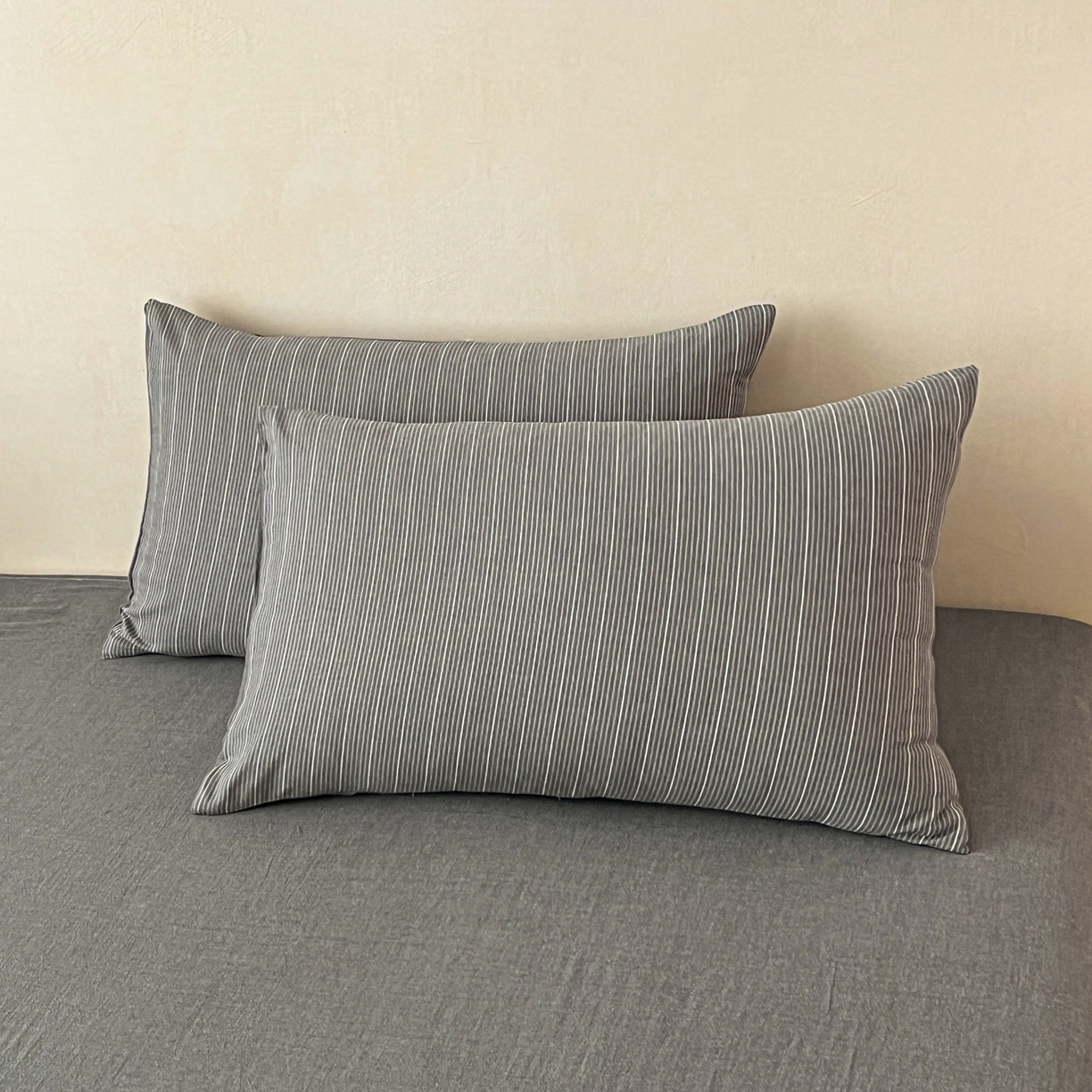 91家纺网 家纺一手货源 找家纺 一加一 2026新款全棉无印超柔水洗色织凉感夏被四件套-日式云柔 小满灰