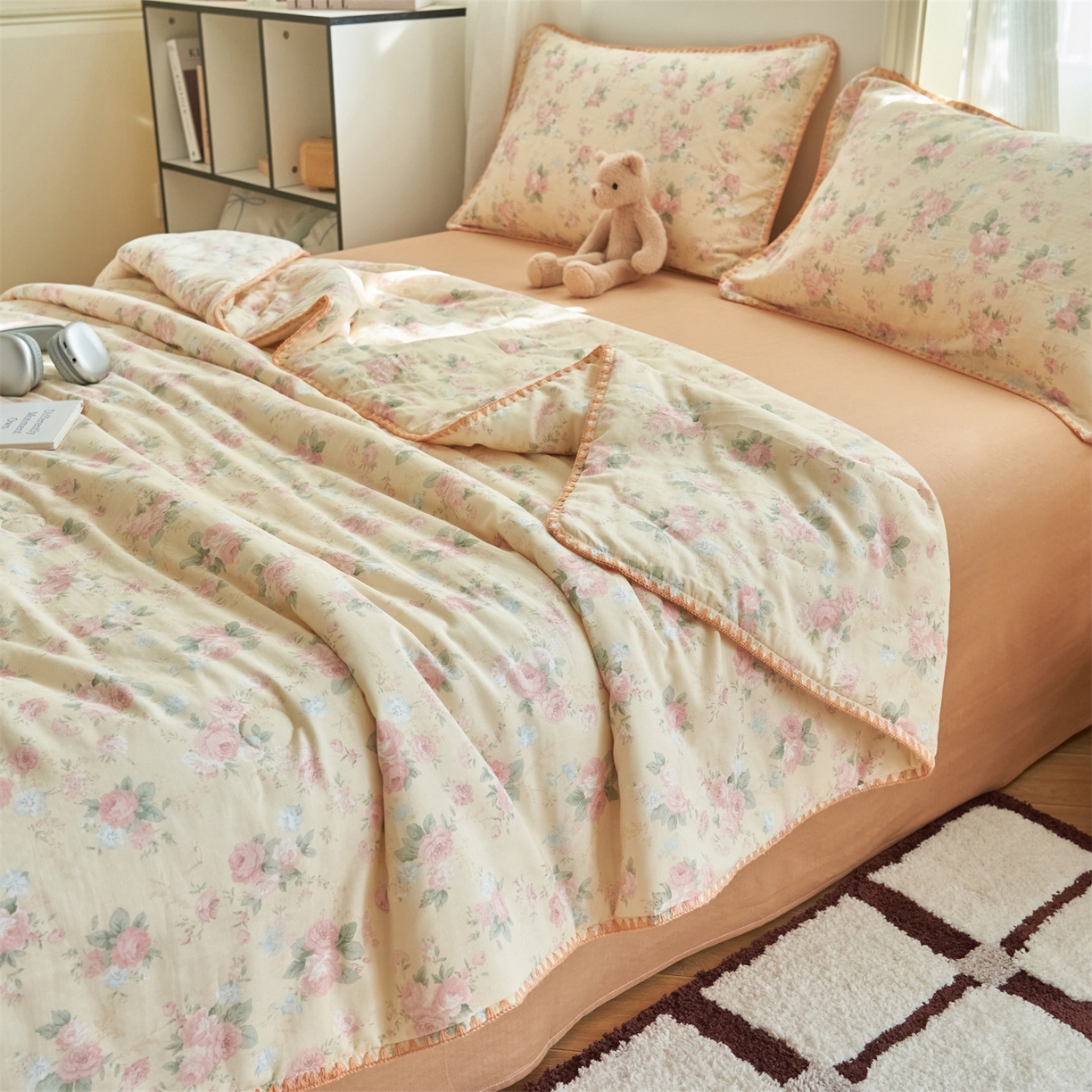 91家纺网 家纺一手货源 找家纺 恬思语家纺 2026春夏全棉双层纱棉花夏被空调被夏凉被四件套贝壳边系列 Ш櫻漫语