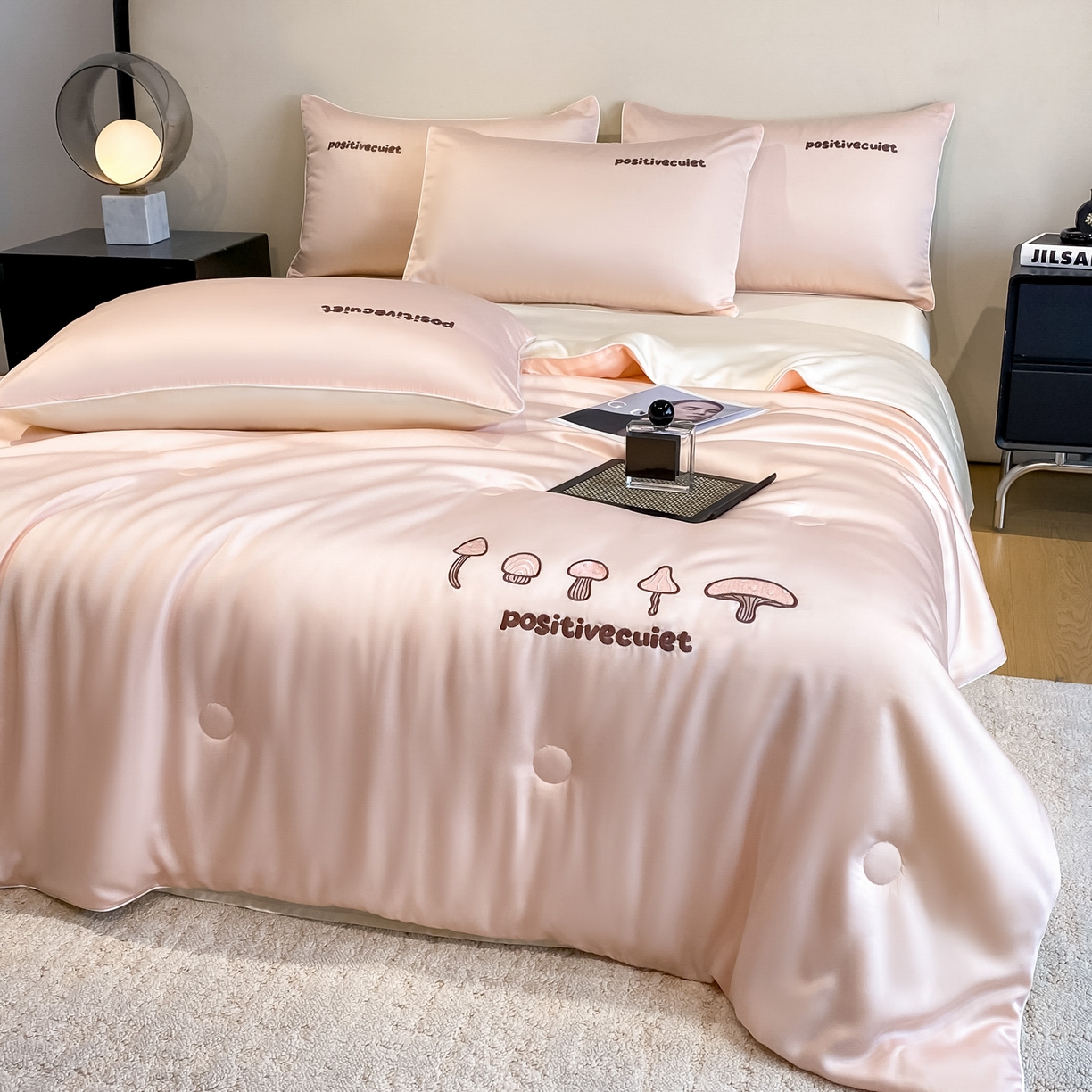 91家纺网 家纺一手货源 找家纺 云棉坊 2026新款水洗真丝滚边刺绣款-蘑菇系列 蘑菇-奶油粉+奶昔白