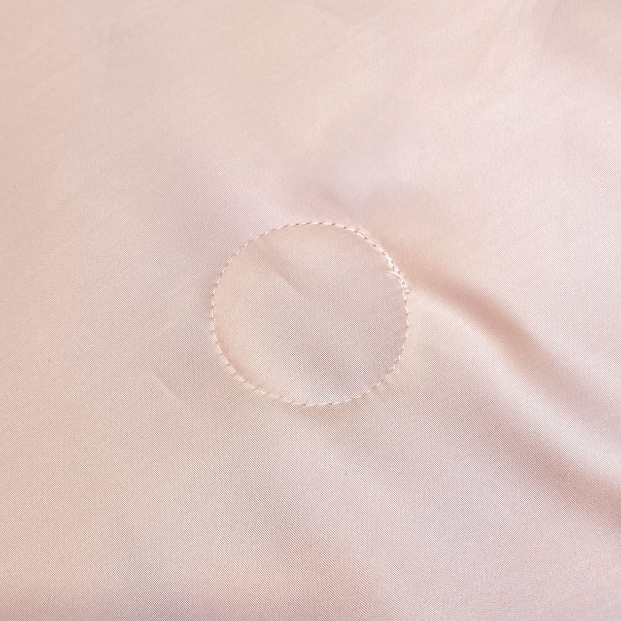 91家纺网 家纺一手货源 找家纺 云棉坊 2026新款水洗真丝滚边刺绣款-蘑菇系列 蘑菇-奶油粉+奶昔白